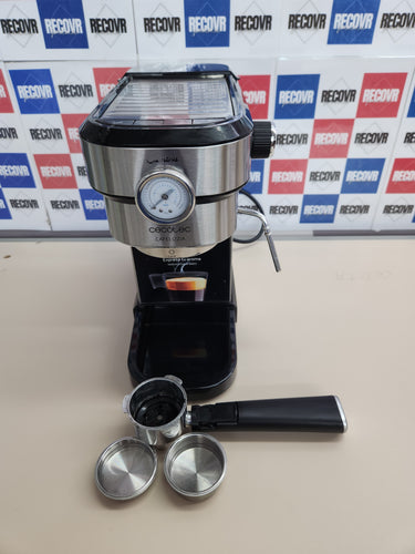 Cafetera Espresso 1350W, 20 Bares, Manómetro, Thermoblock, Vaporizador, Acero Inox Cecotec